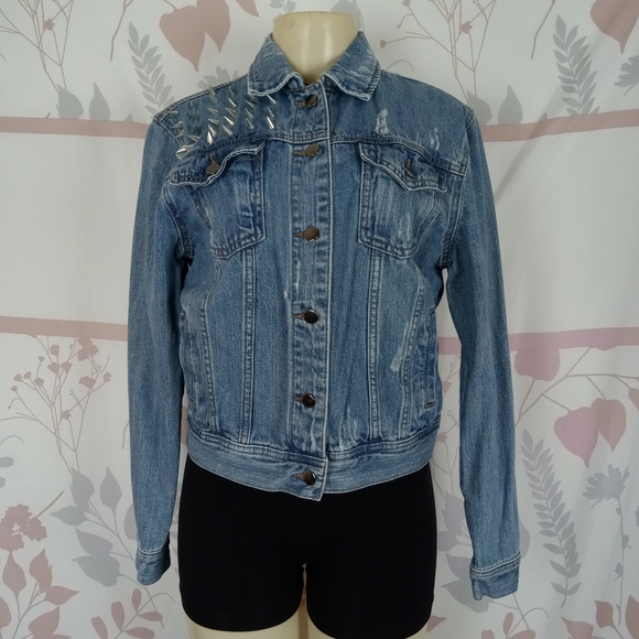 Forever21 premium denim Spike shoulder back distressed Jean jacket size Small - Picture 1 of 10